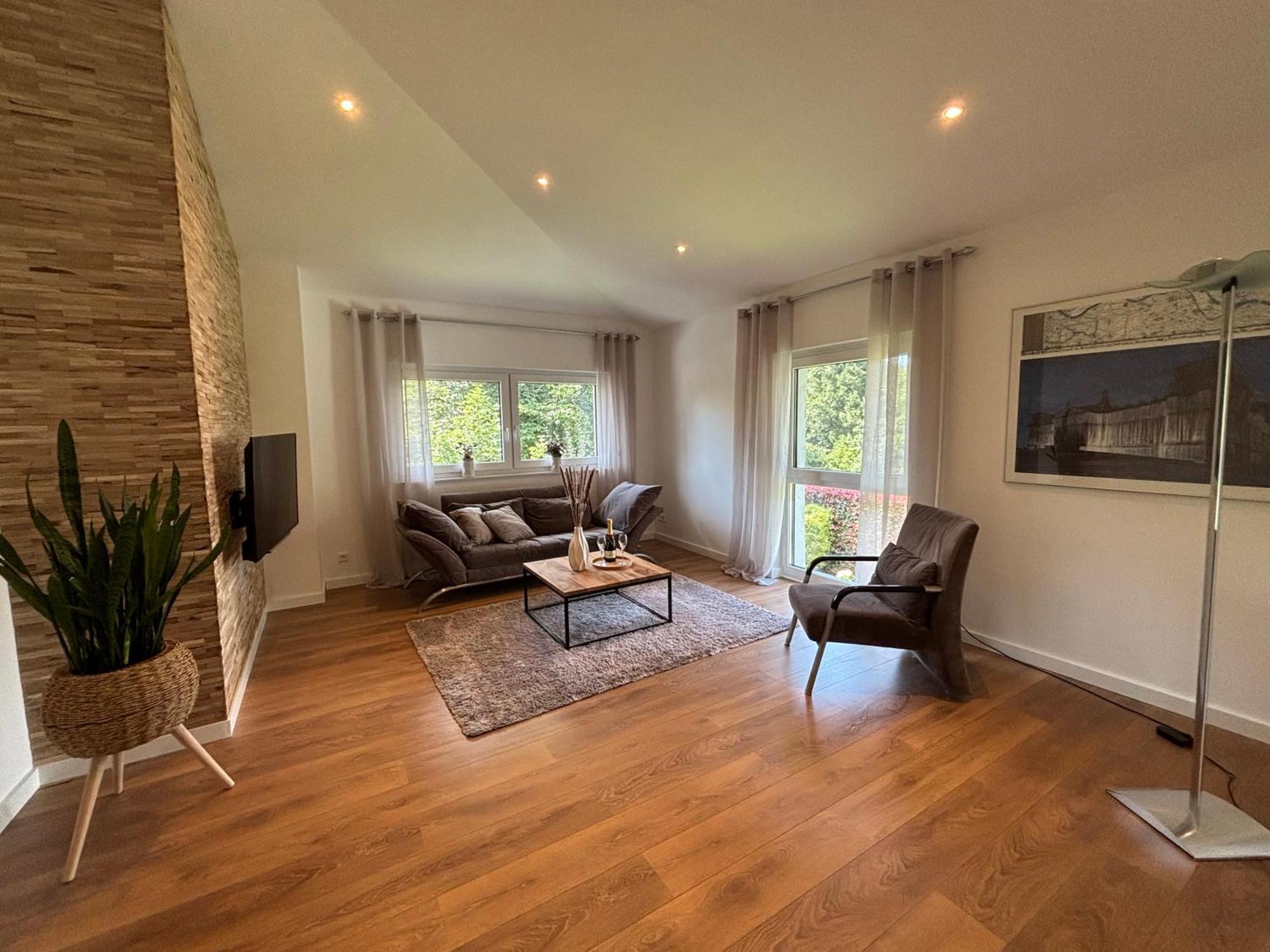 B&S-Apartment 100 Qm Neu Schlangen Екстериор снимка